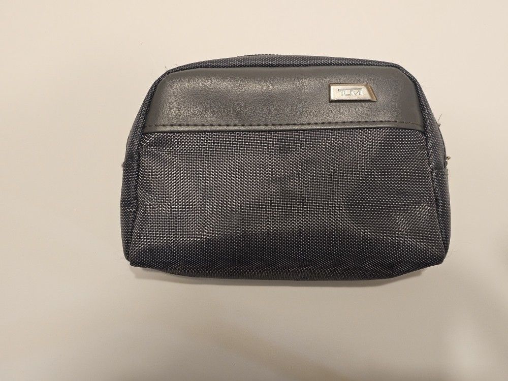 Tumi Gray Nylon Toiletry Bag for Delta Airlines Business Class Travel Pouch