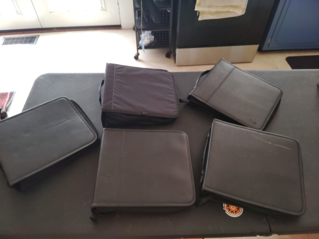 5 CD/DVD Carrying Cases