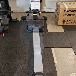 NEW Atletic Rower Machine / Gym