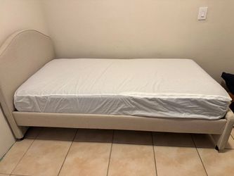 Twin bed