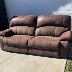 Lazy Boy Duel Recliner Couch