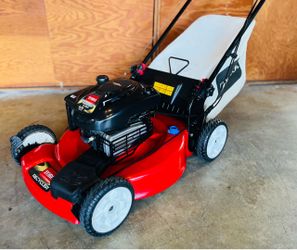 Toro 22" Recycler Self-Propelled Lawn Mower - Like New