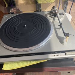 Technics Turn Table SL-DD2