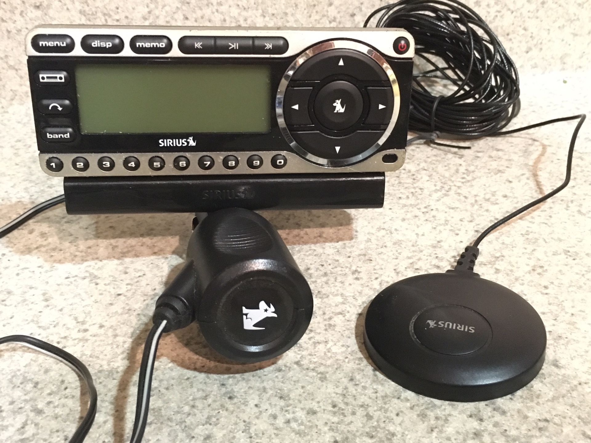 Sirius model st4r package w/ charger & antenna
