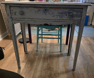 Desk-vintage distressed