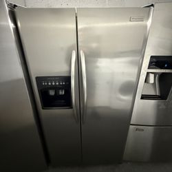 Frigidaire  Refrigerator “36 ( Refrigeradores)
