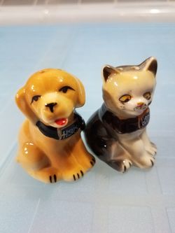 Dog and cat salt and pepper shakers
