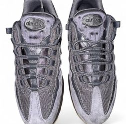 Nike Air Max 95 SE Grey Trainers In Men’s Size 8