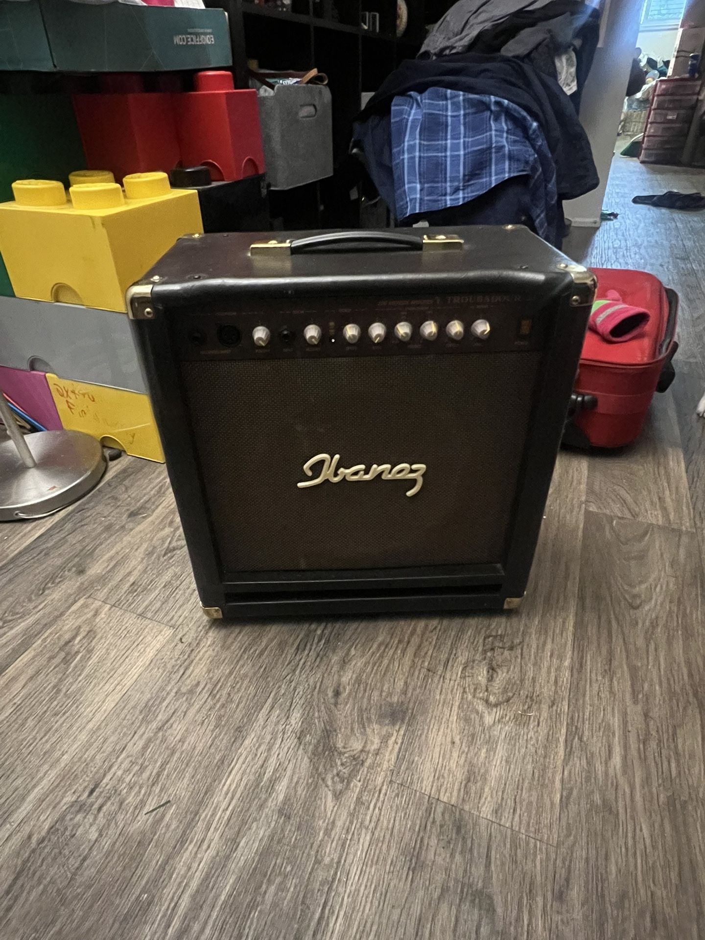IBANEZ TROUBADOUR 25