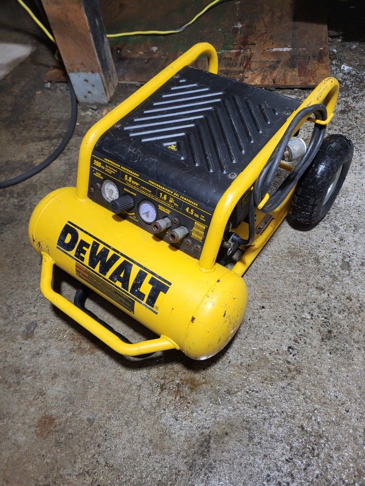 DeWalt COMPRESSOR 