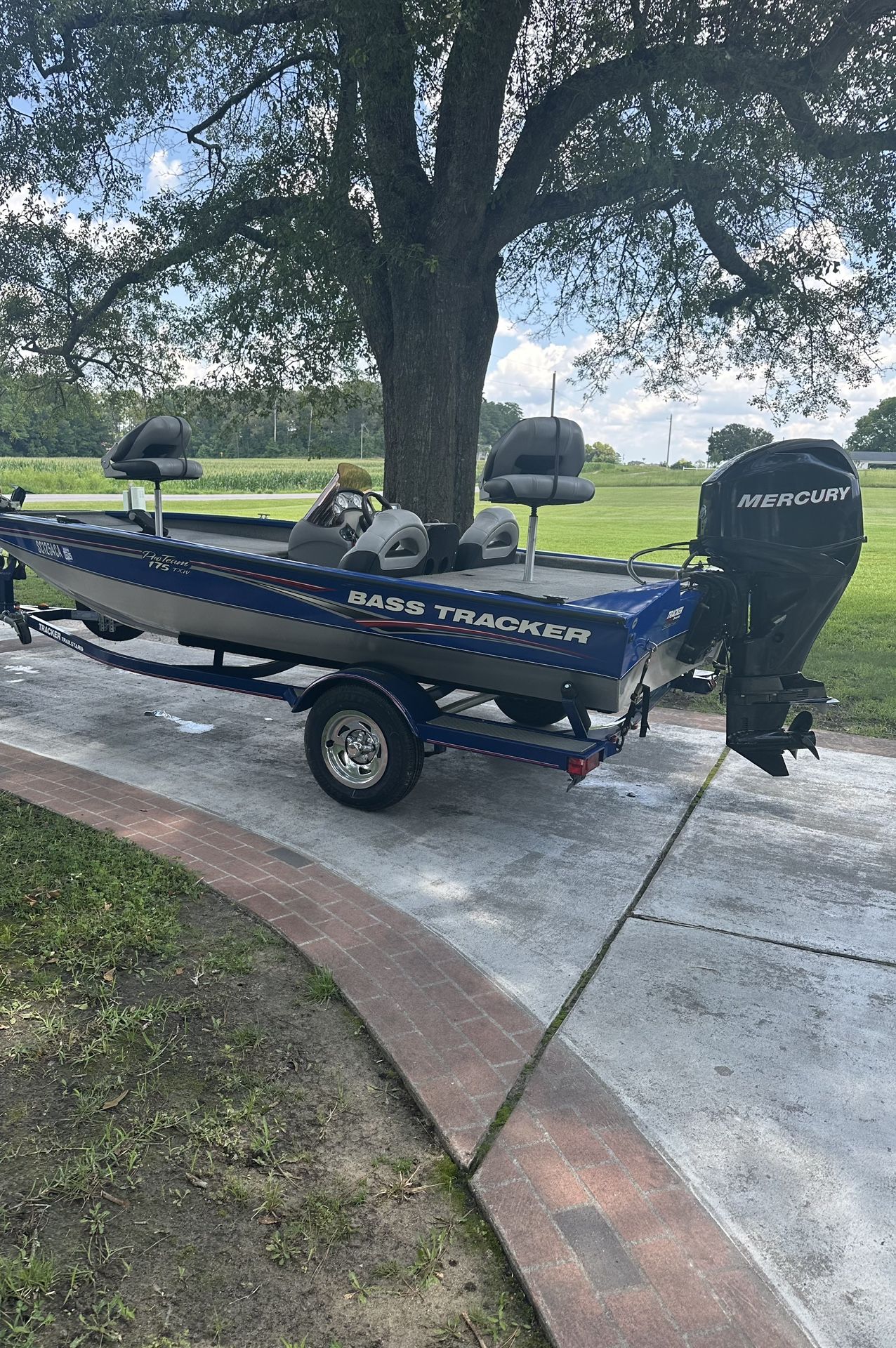 2007 Bass Tracker