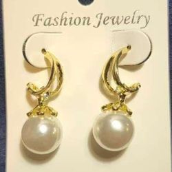 Pearl earrings