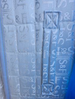 Queen size mattress set