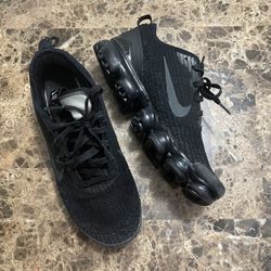 Nike Air Vapormax FlyKnit 3 Size 7Y