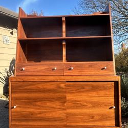 Mid Century Vintage Walnut Hutch/cabinet 