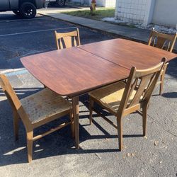 Vintage Mid-Century Modern Dining Set – Extendable Table + 4 Chairs