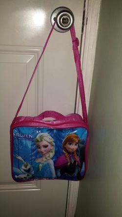 Disney Frozen lunch bag with handle an carry by hand