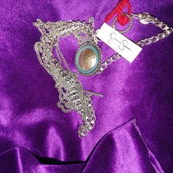 Funky Jessica Simpson necklace