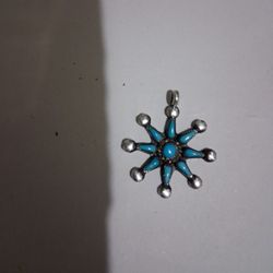 Vintage Zuni Native American Turquoise Pendant. 