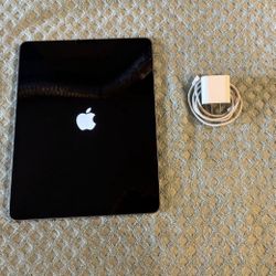 12.9-Inch iPad Pro (6th Generation) M2 chip Wi-Fi - 128GB - Space Gray