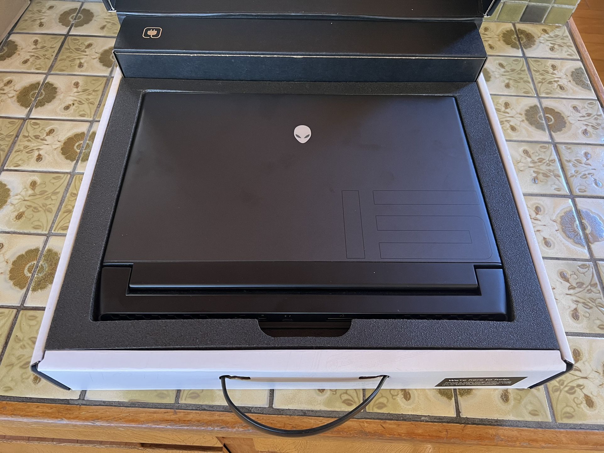 Alienware - m15 R4 15.6" FHD Gaming Laptop