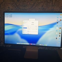 Apple Studio Display - Standard glass - Tilt-adjustable stand -