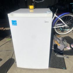 Deep freezer mini standup