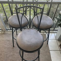 Set of 3 Metal Bar Stools with Cushioned Seats