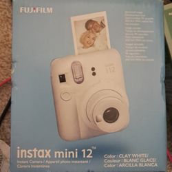 FujiFilm Instax Mini 12 New