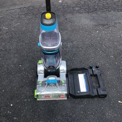 Very good working condition carpet cleaner machine almost new