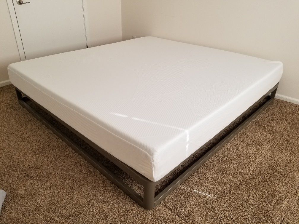 King size 8 inch Matress with metal Bed frame