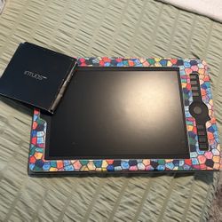 Wacom Intuos Pro Pen & Touch Tablet