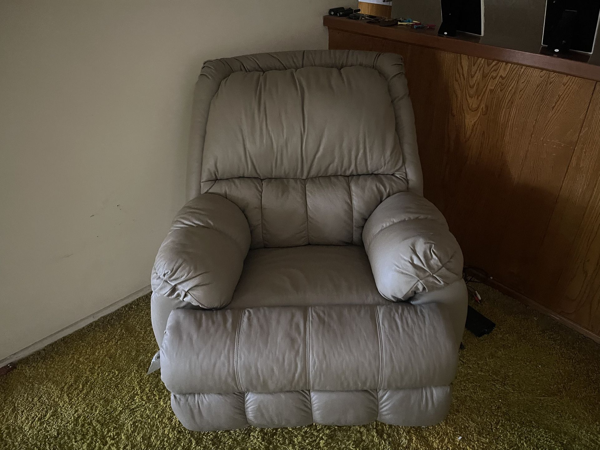 Grey Manual Rocking Chair. Extremely Comfortable