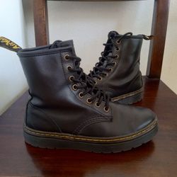 Dr Martens Size 7 Women $25