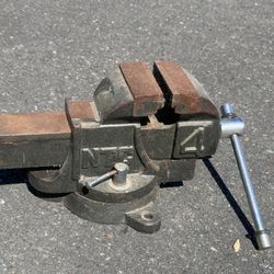 Heavy Metal Bench Vice