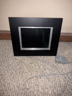 Brookstone Digital Picture Frame