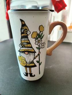 Taza De Cerámica Con Gnomo 