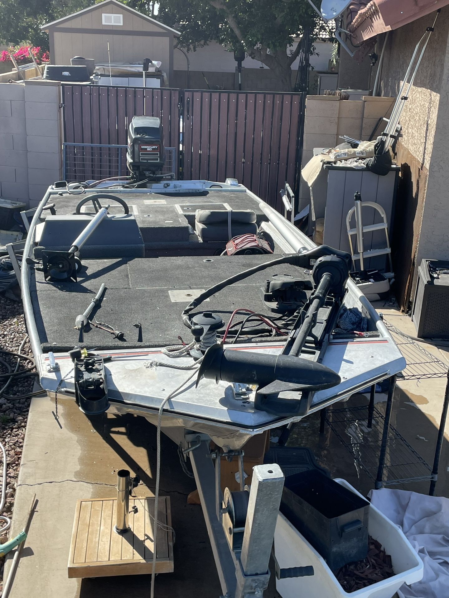 17’ Bass Tracker 50 Hp Merc