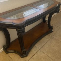 Beautiful Sofa Table, Console, great condition. Solid  sturdy. This was expensive 