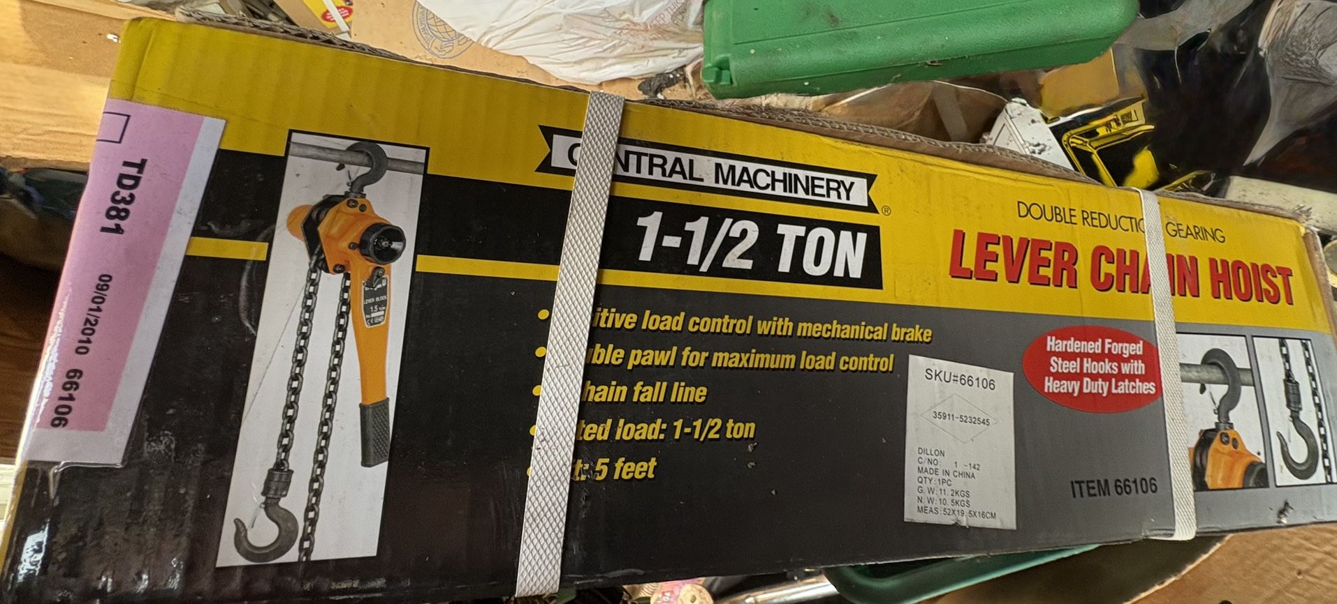 1-1/2 Ton Lever Chain Hoist—NIB
