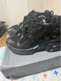 balenciaga runners led