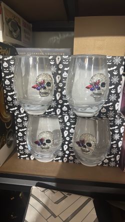 4 stemless wine glasses