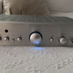 Audiophile  Kit: Rotel RA-1520 Amplifier & Mordaunt-Short Speakers