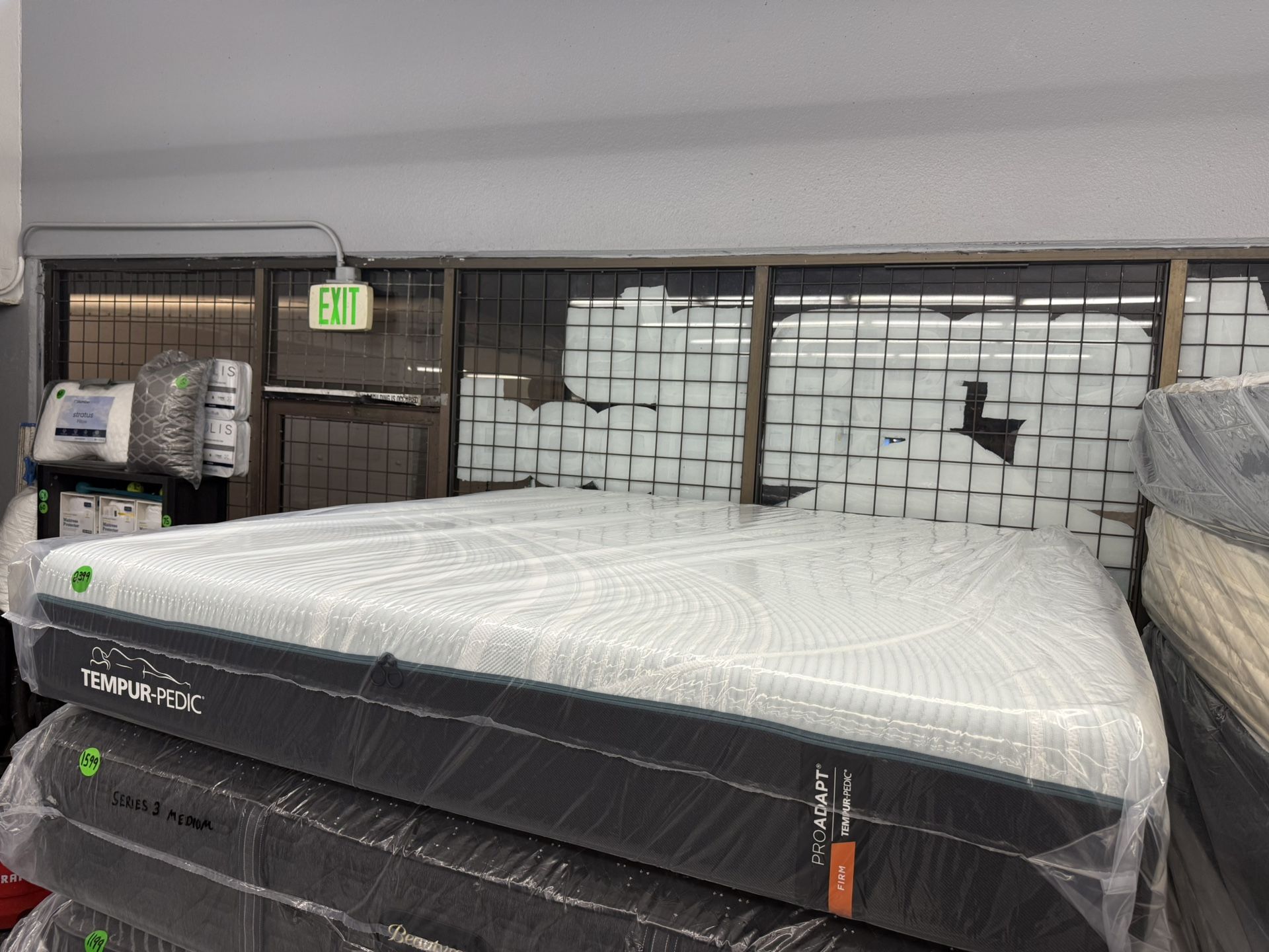 KING SIZE TEMPURPEDIC PROADAPT (FIRM) MATTRESS & BOX SPRINGS BED SET
