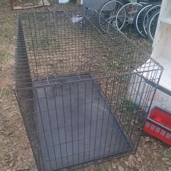LARGE KENNEL GOOD CONDITION $45