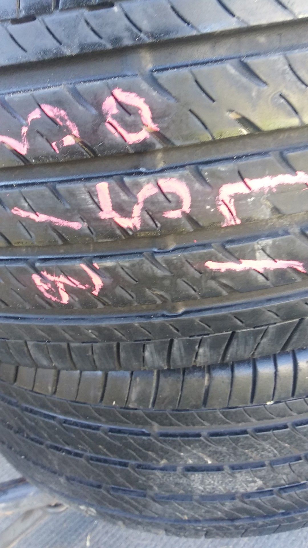 2. 215 50 R17 por $_75 dllrs buenas y baratas miralas