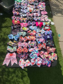 GIRLS BOWS USED COUPLE TIMES... AS IN PICTURES.. 4 DOLLARS EACH.. OR 3 FOR 10 DOLLARS.. PICK UP IN BLOOMINGTON.. CHECK OUT MY PAGE FOR MORE..