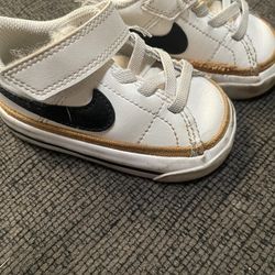 Toddler Nike court legacy