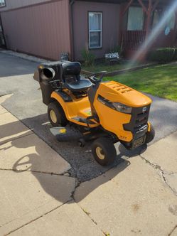Club Cadet Riding Mower