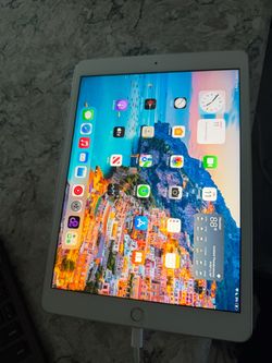 iPad 7th Generation (32GB) - Wi-Fi + Cellular - Unlocked